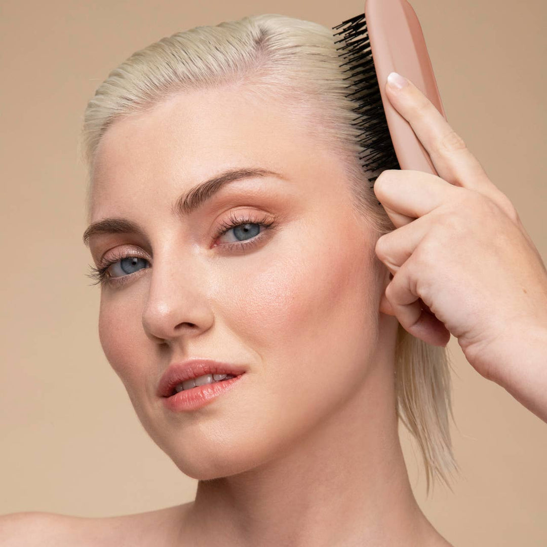 Kitsch - Scalp Renewal Brush in Terracotta